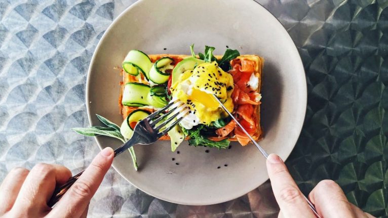 What are the Simple Tricks that helps to Eat Less Quantity?